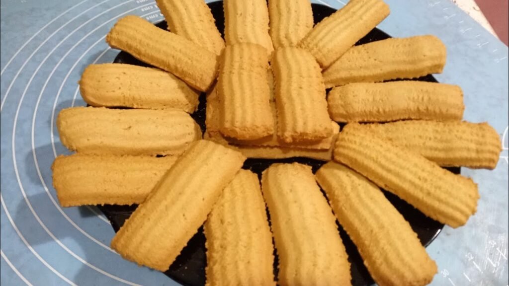 طريقة عمل البسكويت النشادر